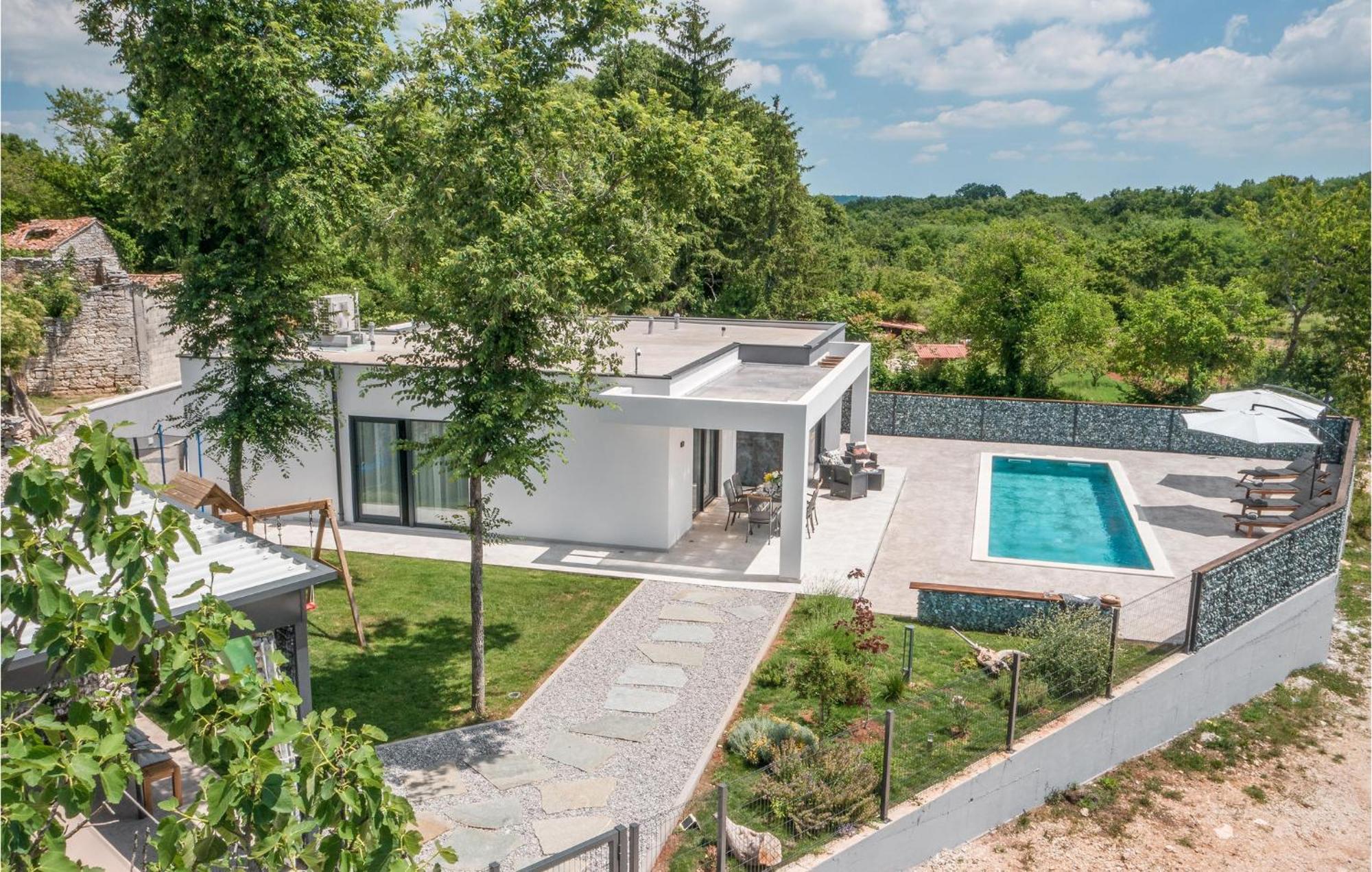 Beautiful Home In Tinjan With Jacuzzi Exterior foto